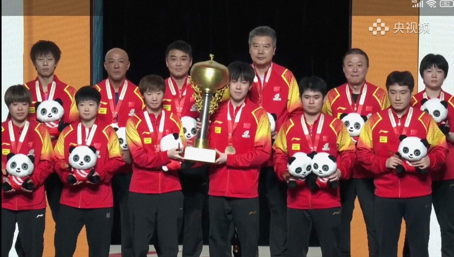 九游体育app-关于&quot;冠军争夺激烈，赛场气氛紧张升温&quot;的信息