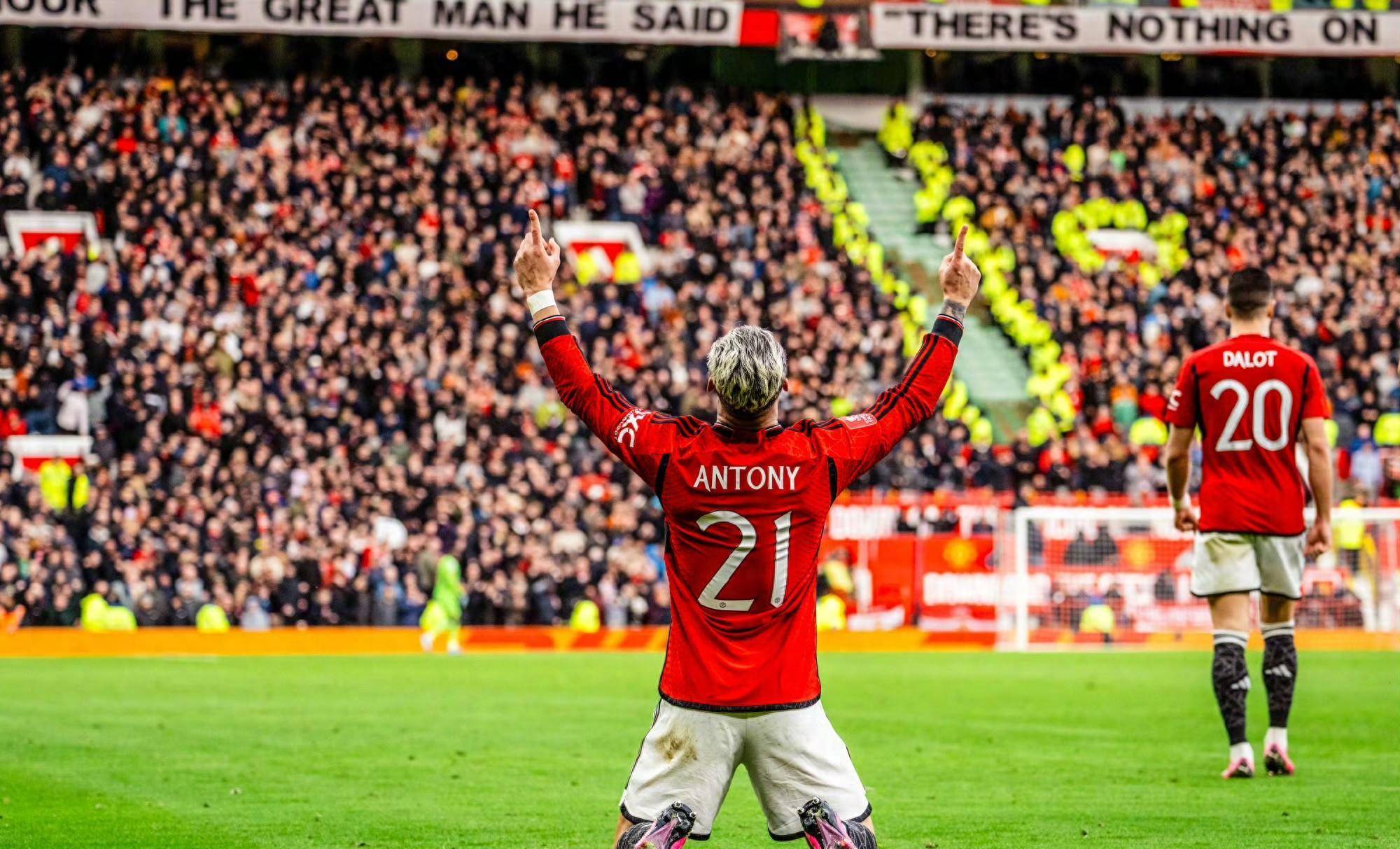 包含【关键一击】比赛第九局的绝杀引发狂欢的词条