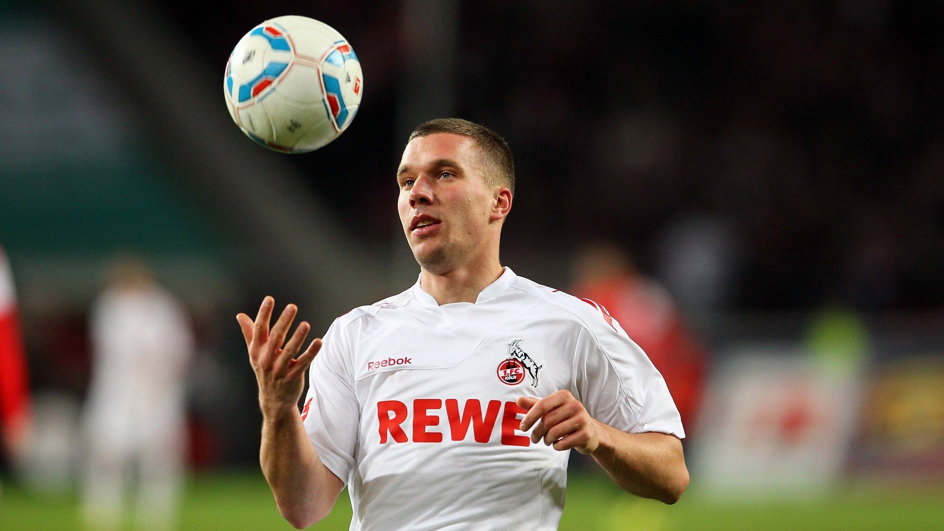 德国男子67公斤级举重选手在决赛中获得银牌，德国女子举重运动员